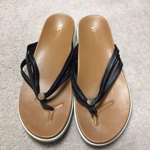 Vionic leather sandal size 11